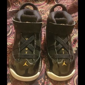 SOLD Black and Gold Jordan 6 Rings Boys Size 8C